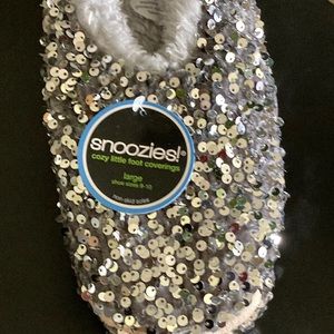 Snoozies Slippers- Glamorous Silver Sequins